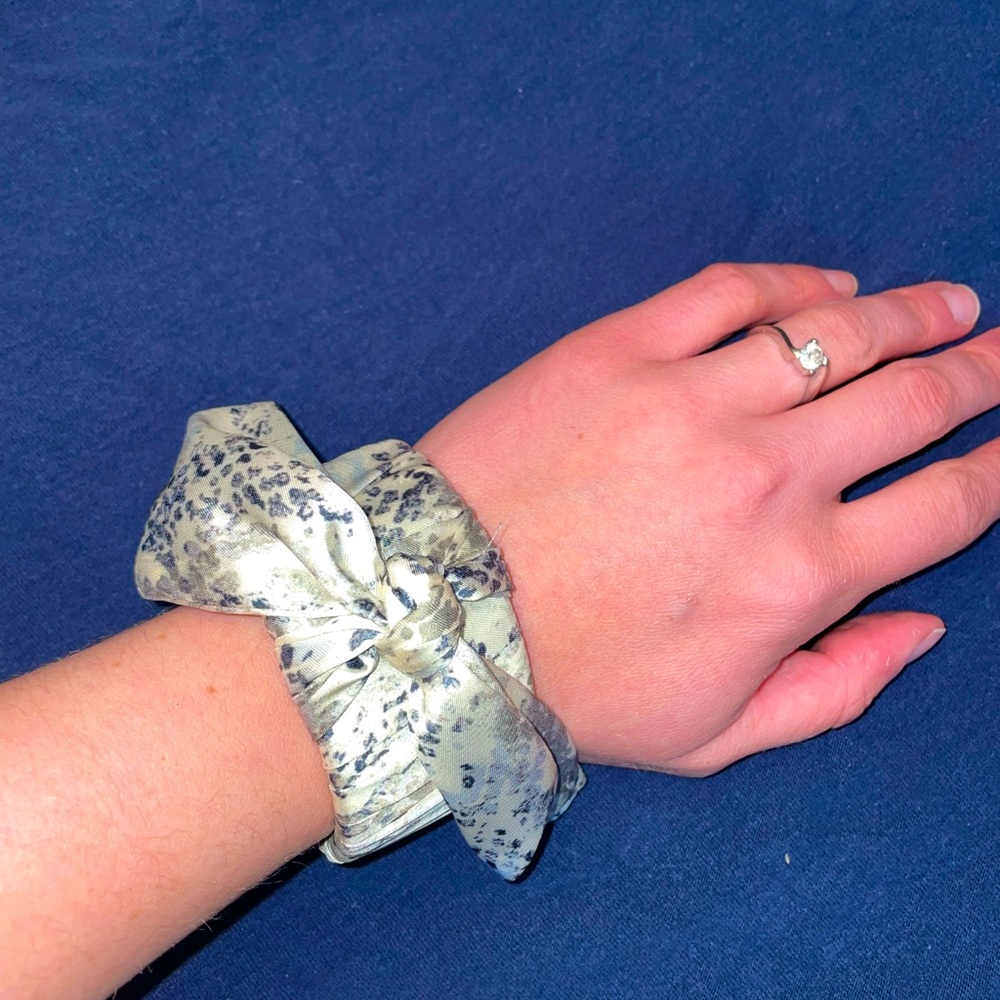 Fabric bow bracelet!